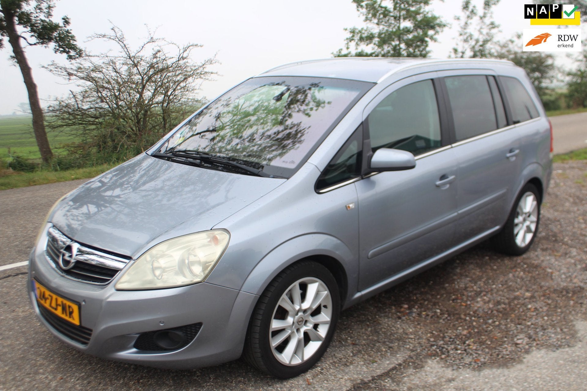 Opel Zafira 2.2 Cosmo // 7-pers //, Auto's, Voorwielaandrijving, Gebruikt, Zwart, 4 cilinders