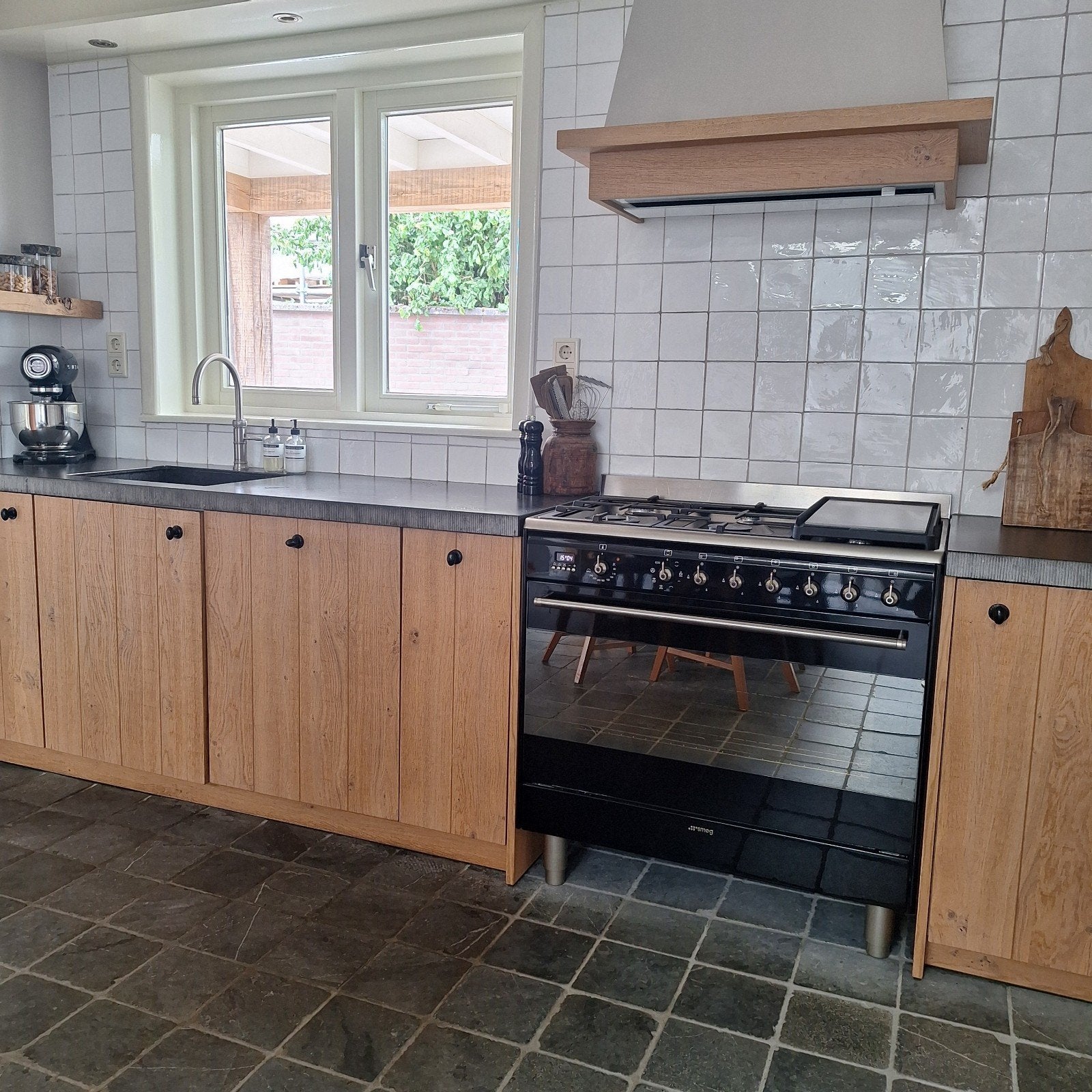 Keuken eikenhout fineer met composiet werkblad., Huis en Inrichting, Keuken | Complete keukens, Ophalen, Composiet