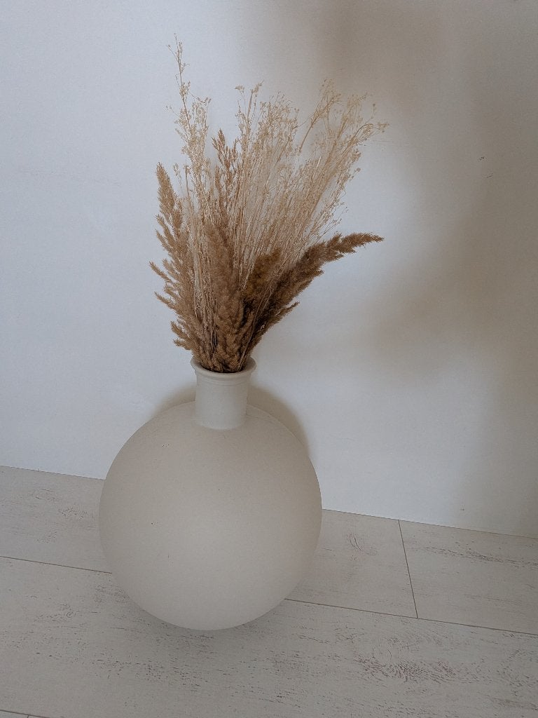 Mooie beige vaas met gratis droogbloemen, Huis en Inrichting, Ophalen, Gebruikt, Beige, Glas