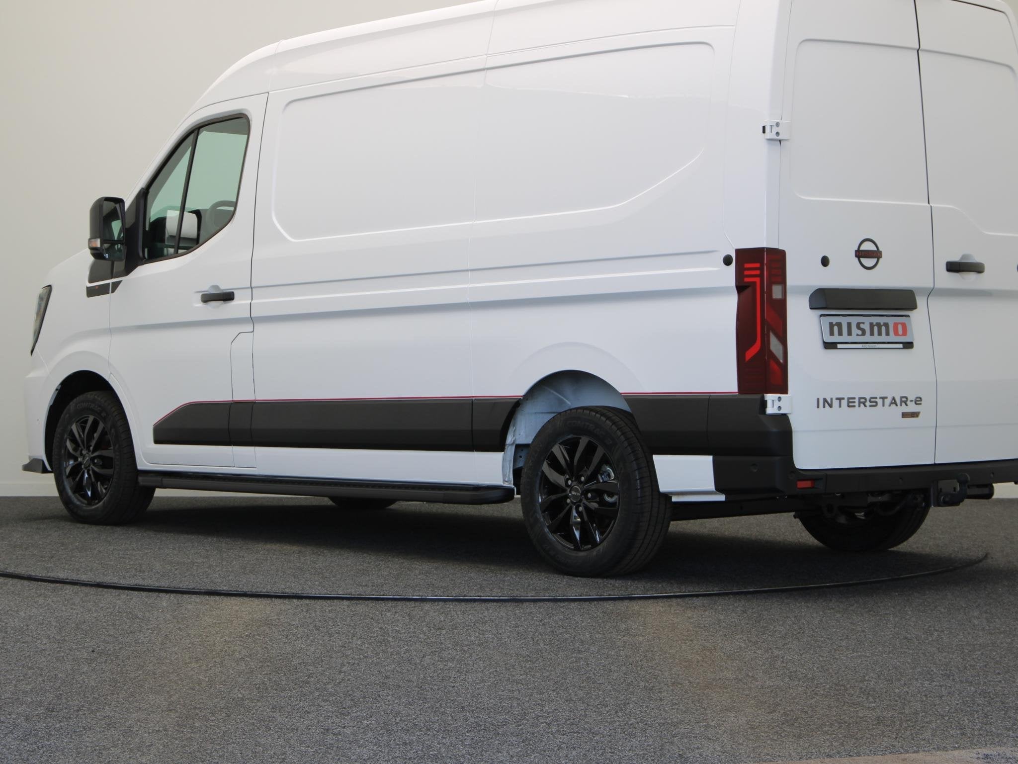 Nissan Interstar-e Nismo + | Alleen Bij ABD! | 0% Rente | 5, Dealer onderhouden, Stof, 143 pk, Wit