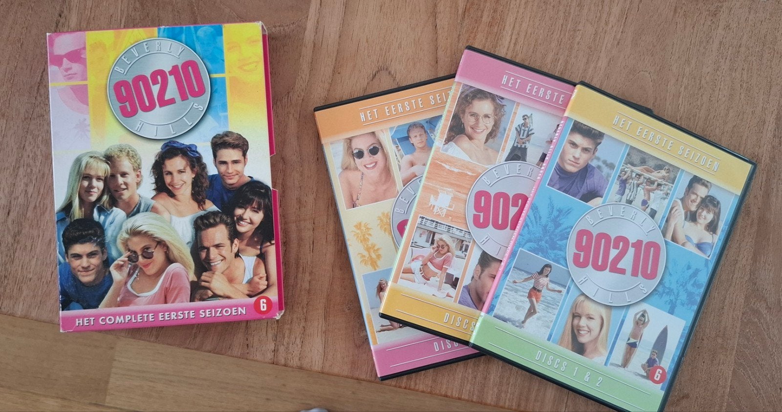 Beverly Hills 90210 complete 1ste seizoen, Cd's en Dvd's, Ophalen of Verzenden, Zo goed als nieuw