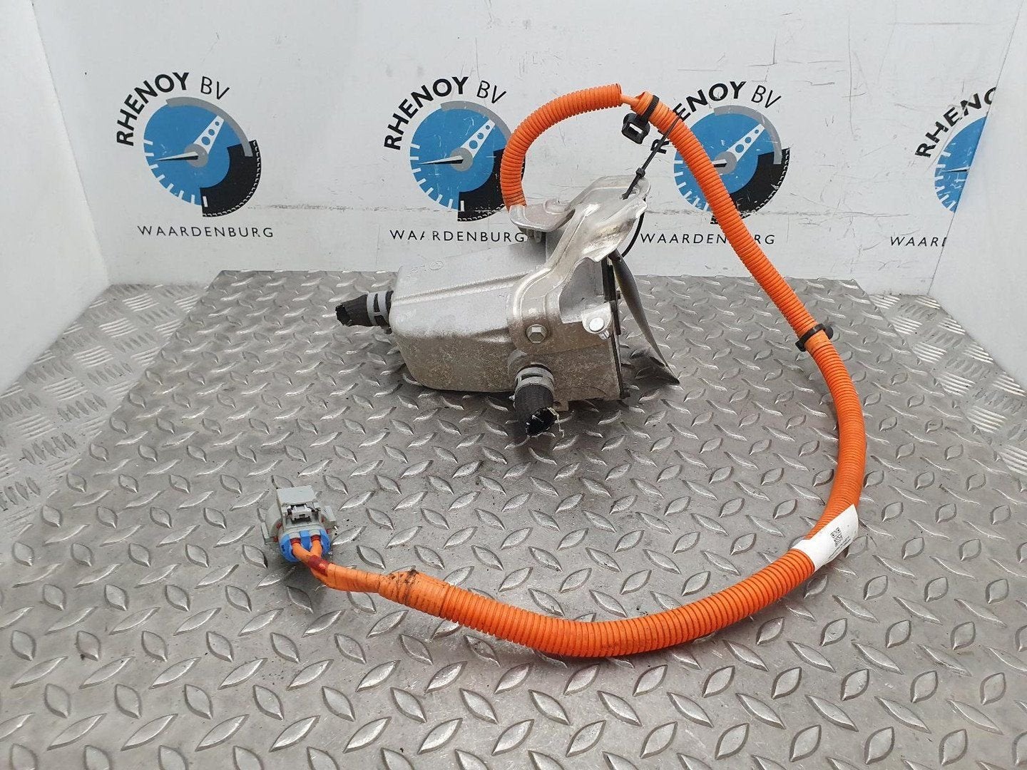 TESLA MODEL X 75D Base  OVERIGE 104894100E 2018, Ophalen of Verzenden, Gebruikt, Stiba lid