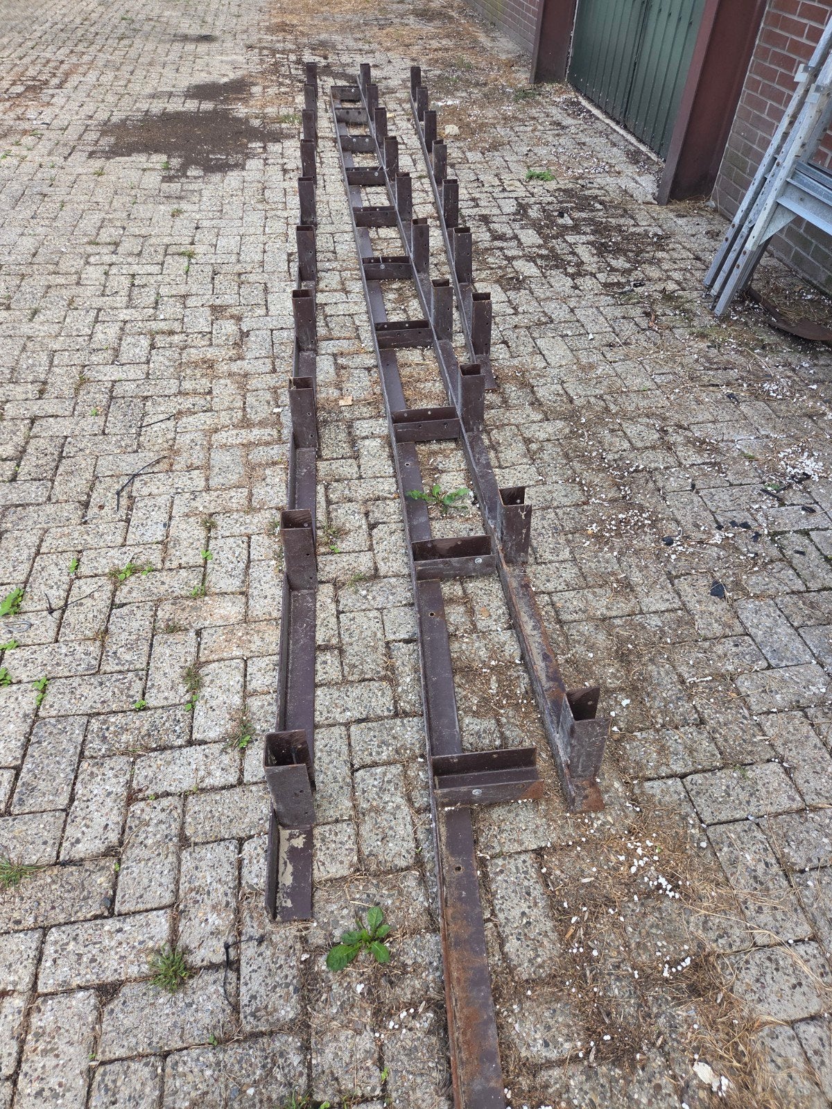 Steunen t.b.v. verdiepingsvloer, Ophalen, Gebruikt, IJzer