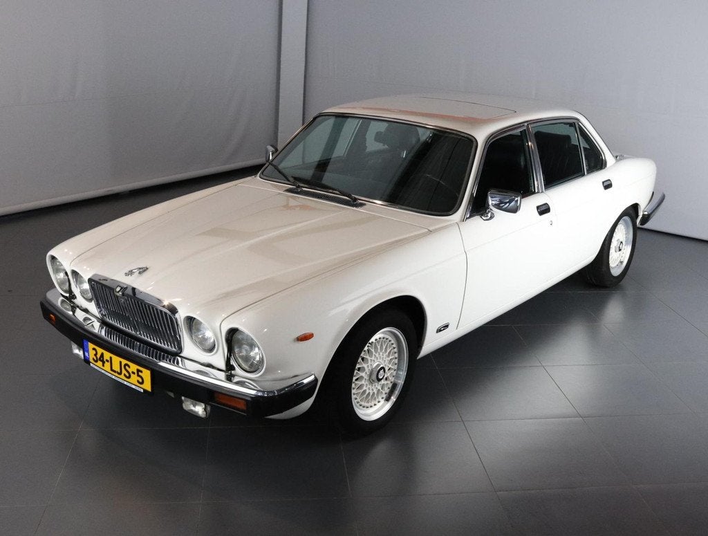 Jaguar Sovereign 5.3 V12 HE Sovereign, Auto's, Oldtimers, Automaat, Zwart, Wit, Leder