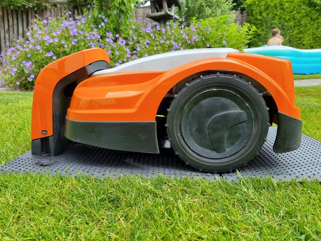 STIHL RMI 422 robotmaaier - Zo goed als nieuw, Tuin en Terras, Robotmaaiers, Zo goed als nieuw, 20 tot 25 cm, Ophalen