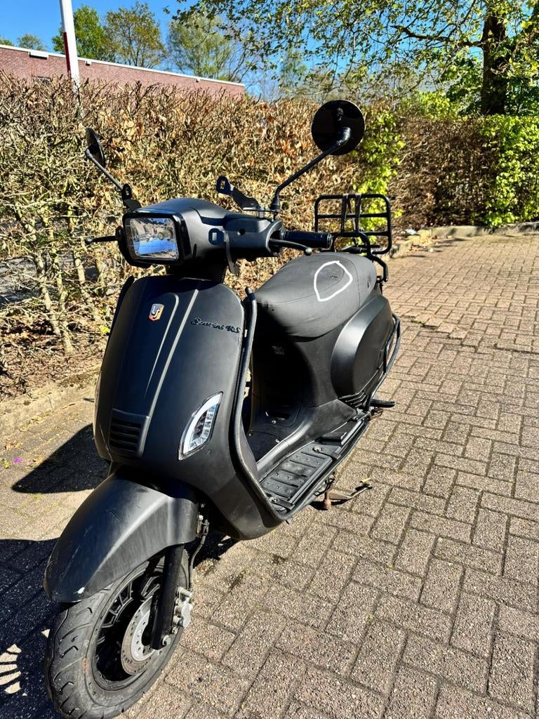 Te koop aangeboden: La Souris scooter met leuke opties, Fietsen en Brommers, Snorfietsen en Snorscooters, Zo goed als nieuw, Overige merken