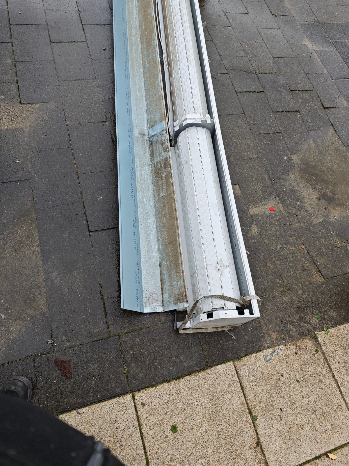Rolluiken: 1 elektrisch (280x185cm) en 3 handmatig, Ophalen of Verzenden