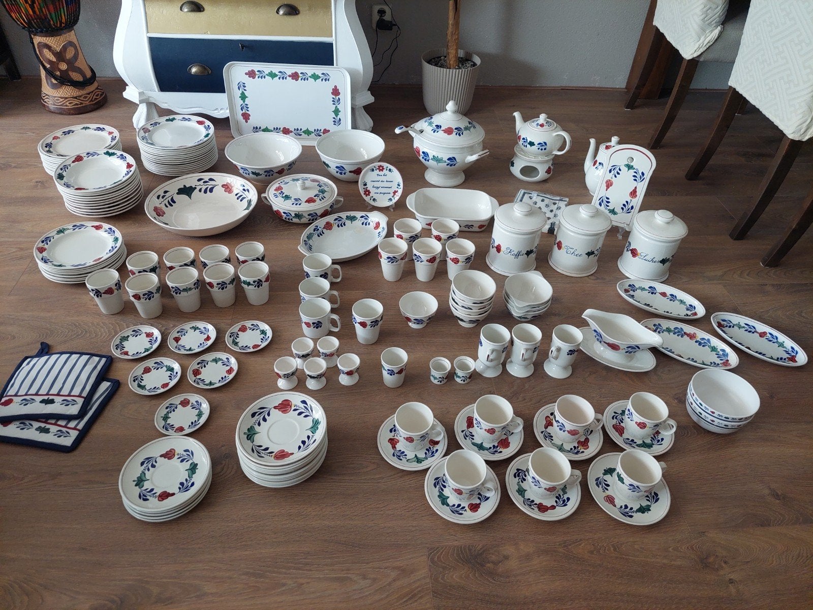 Grote partij Boerenbont servies en accessoires, Ophalen, Aardewerk