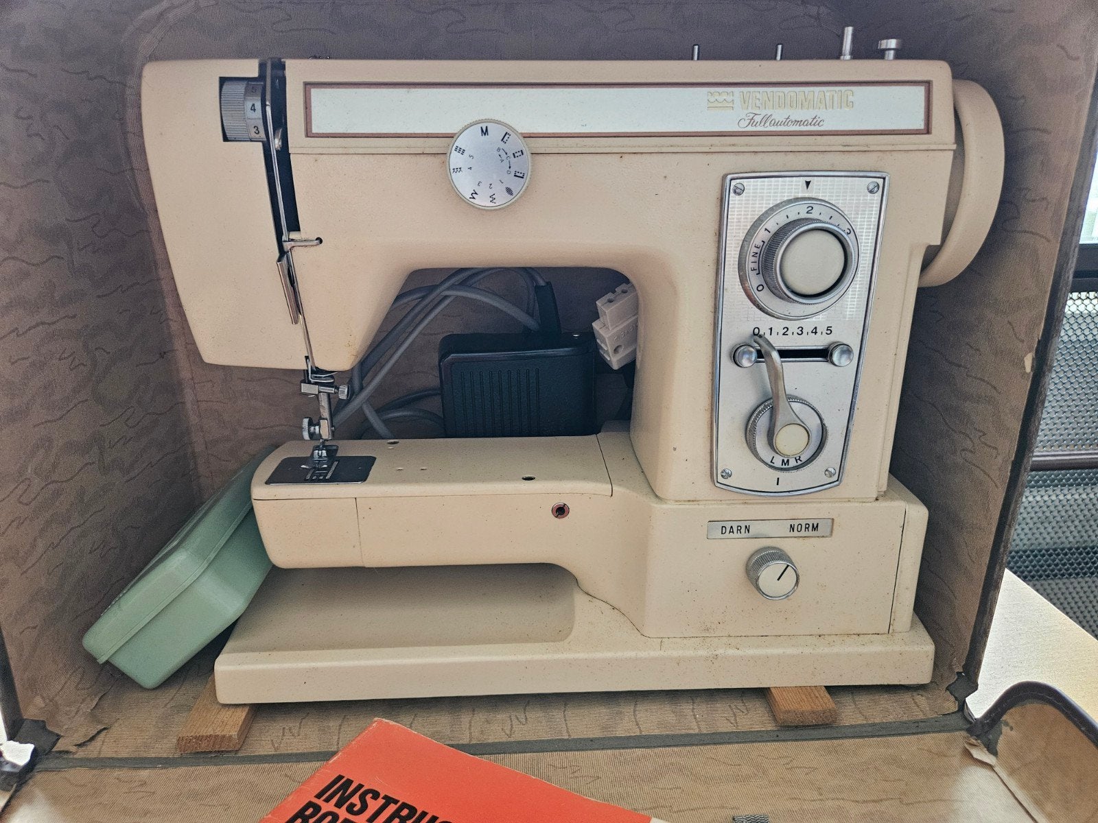 Vintage Vendomatic Naaimachine B7248 met Koffer en Boekje, Ophalen, Gebruikt, Naaimachine, Overige merken