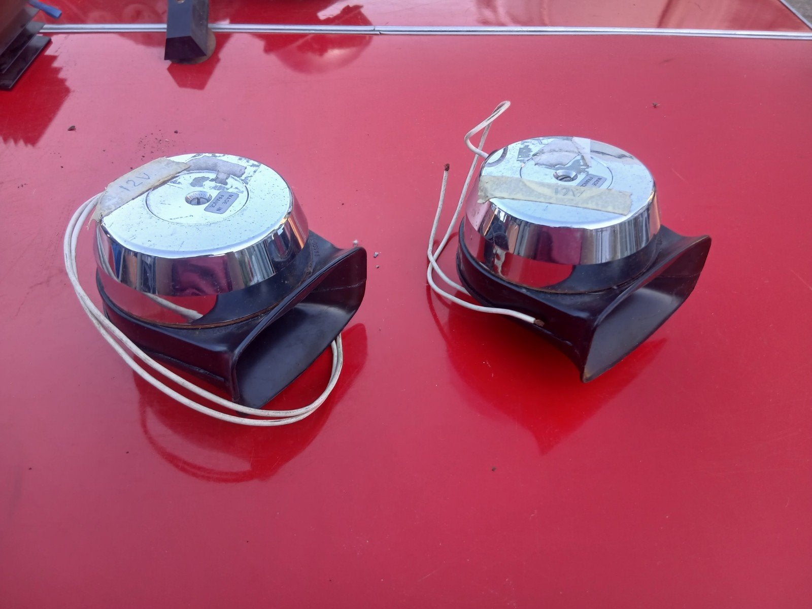 2x Claxon 12 Volt - Universeel Toeter Set, Ophalen of Verzenden, Gebruikt, Universele onderdelen