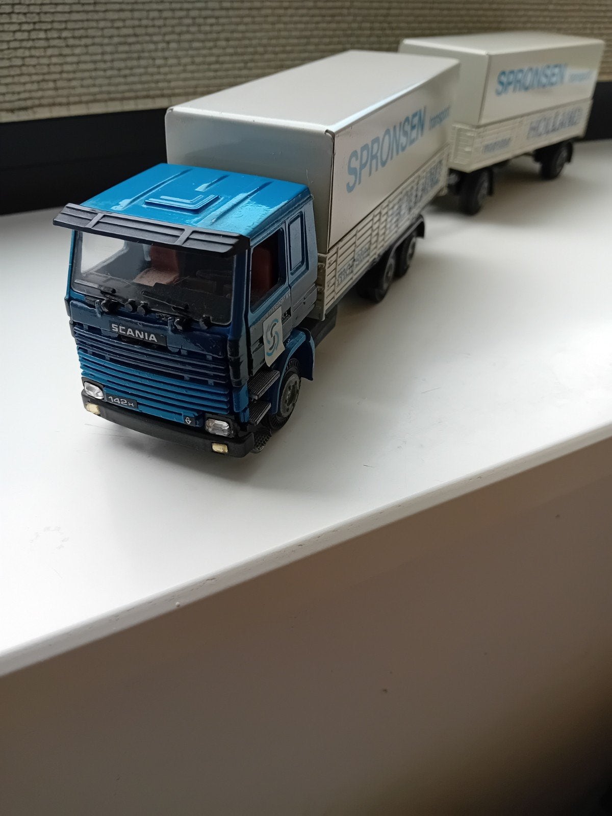 Scania 142H V8 Spronsen Transport Monster helsinborg., Hobby en Vrije tijd, Ophalen of Verzenden, Zo goed als nieuw, Bus of Vrachtwagen