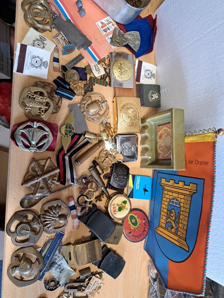 Lot militaire items ( gereserveerd ), Ophalen of Verzenden, Landmacht, Nederland