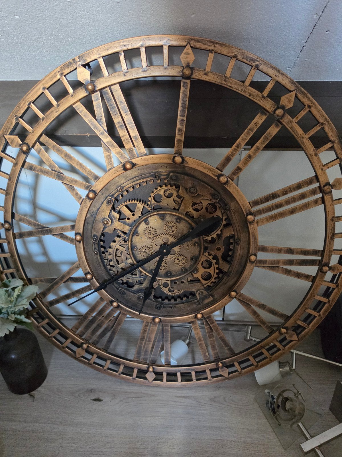 Wand Klok 90ø met draaiend binnenwerk, Ophalen, Gebruikt, Wandklok