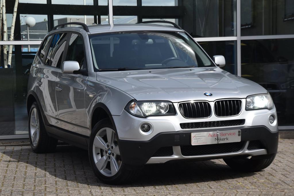BMW X3 2.0i Introduction Airco Leder Pdc Nav. Xenon Youngtim, Zwart, 4 cilinders, 150 pk, Handgeschakeld