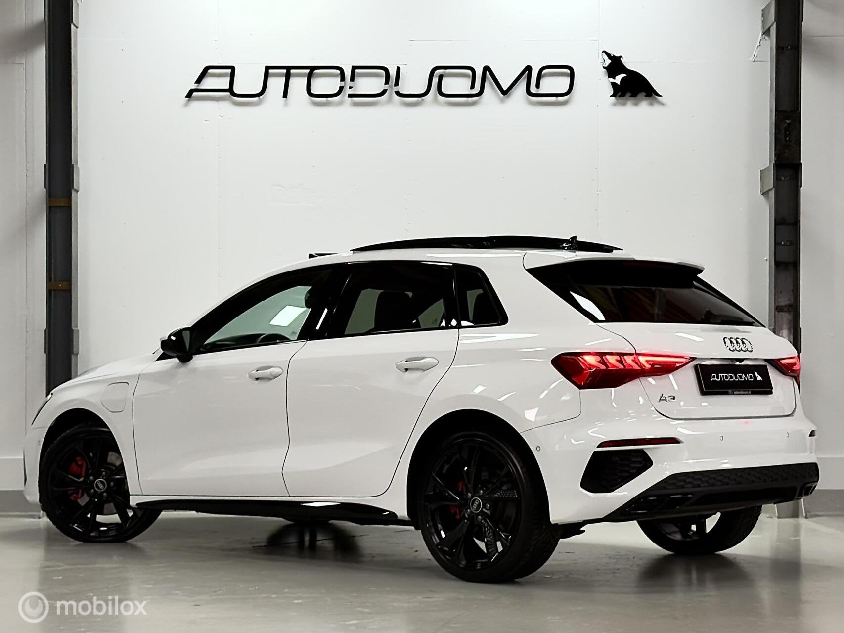 Audi A3 Sportback 45 TFSI e S ed Competition | Pano | RS Sea, Auto's, Dealer onderhouden, Gebruikt, Euro 6, 4 cilinders