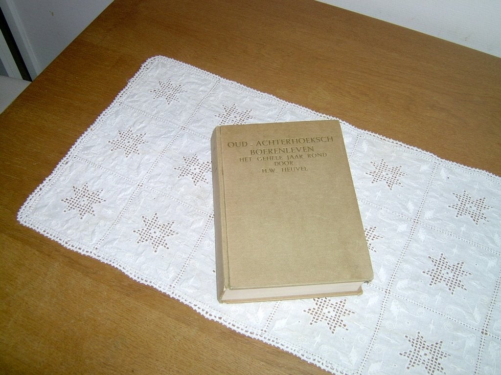 Oud Achterhoeks Boerenleven van H.W.Heuvel, Ophalen of Verzenden