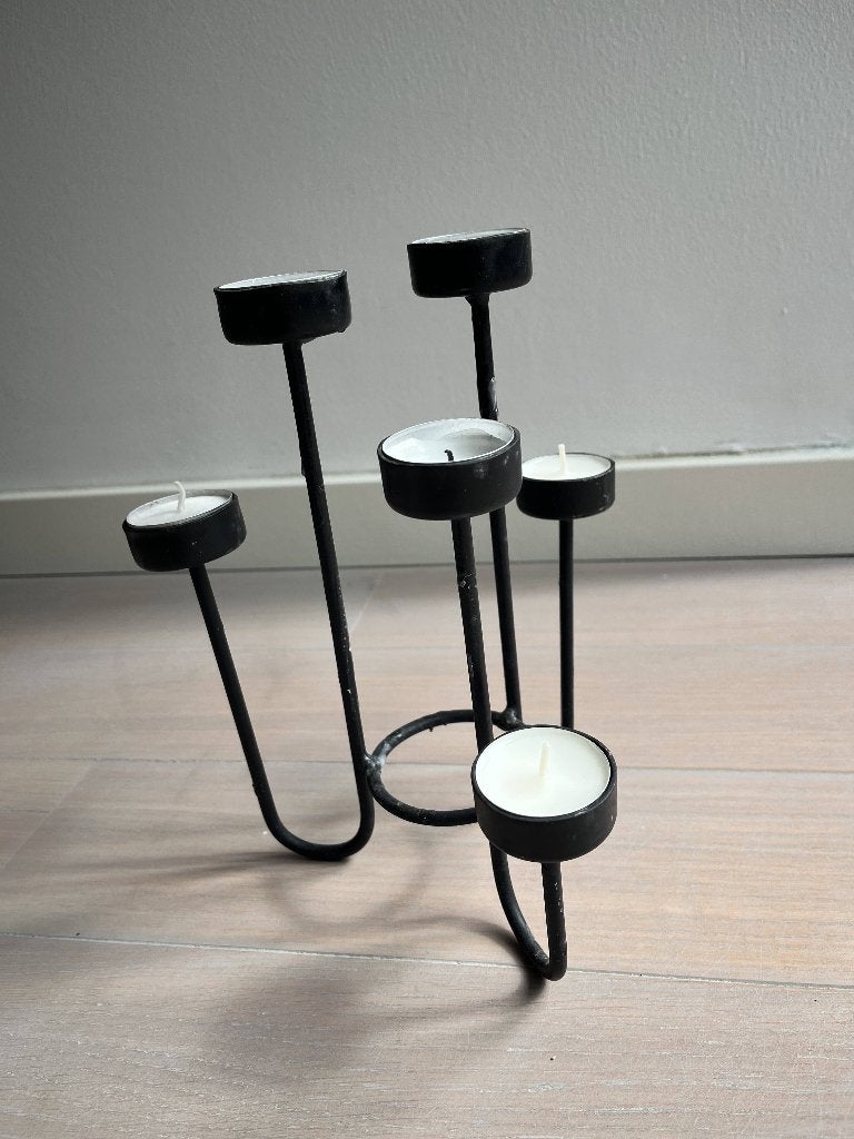 Strakke en moderne zwarte metalen kandelaar, Ophalen of Verzenden, Gebruikt, Kandelaar