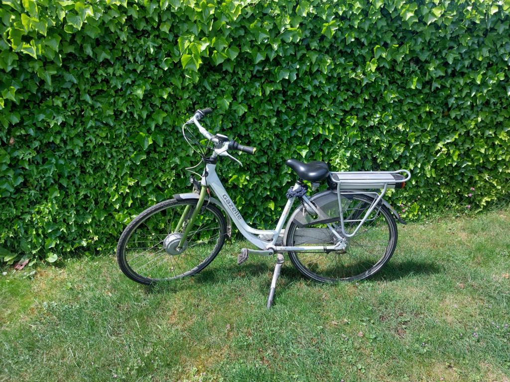 Gazelle elektrische fiets - remmen en verlichting opknappen, Fietsen en Brommers, Elektrische fietsen, Ophalen, Gebruikt, 50 km per accu of meer