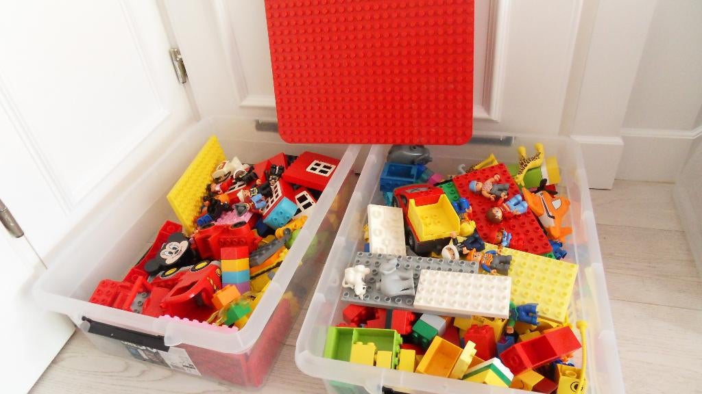 Lego / Duplo 2 grote bakken vol o.a brandweer/ poppetjes e.a, Ophalen of Verzenden, Gebruikt, Overige typen, Lego