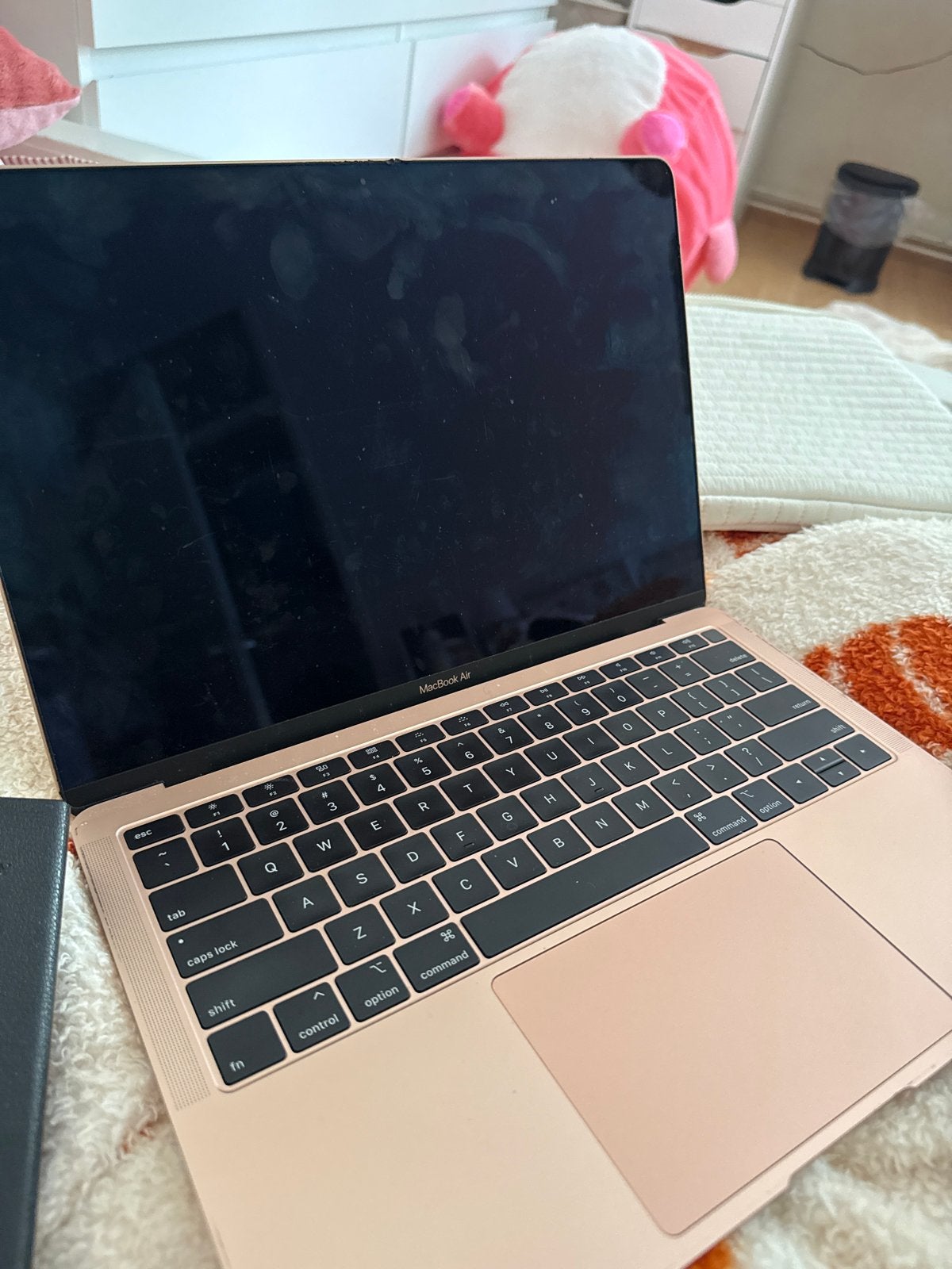 Foto 3 van Apple MacBook Air (Rose Gold) - Goede staat