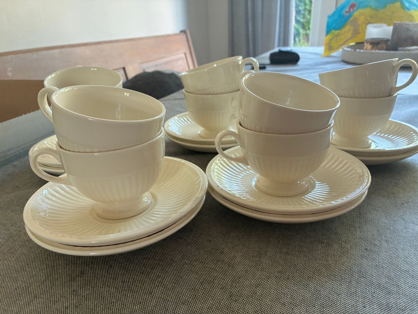 Wedgwood Edme theekopjes en schotels, Ophalen