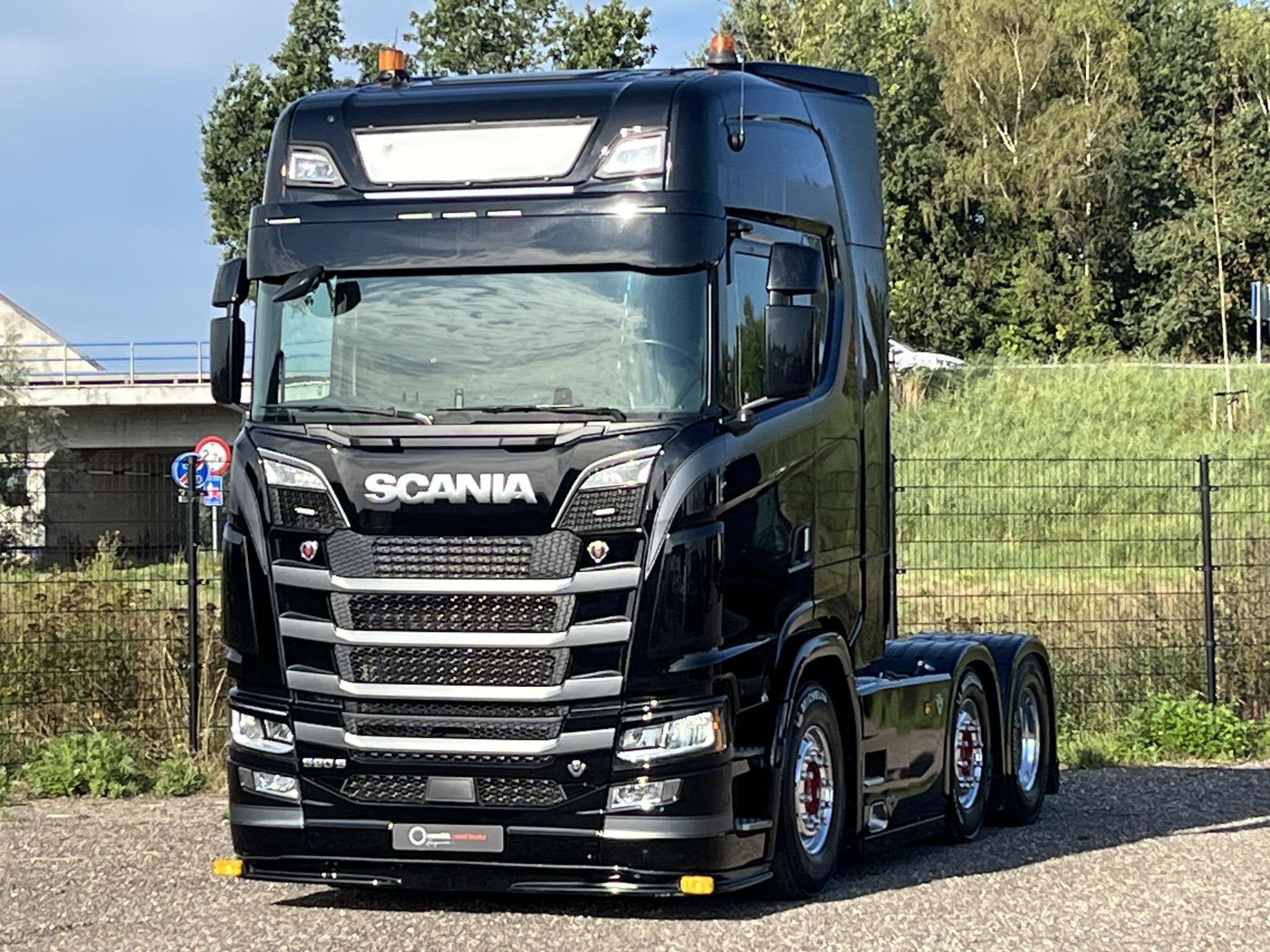 Scania S590 V8 6x2/4 | Full Air | Leather Seats | Full Optio, Auto's, Automaat, Scania, Zwart, Bedrijf