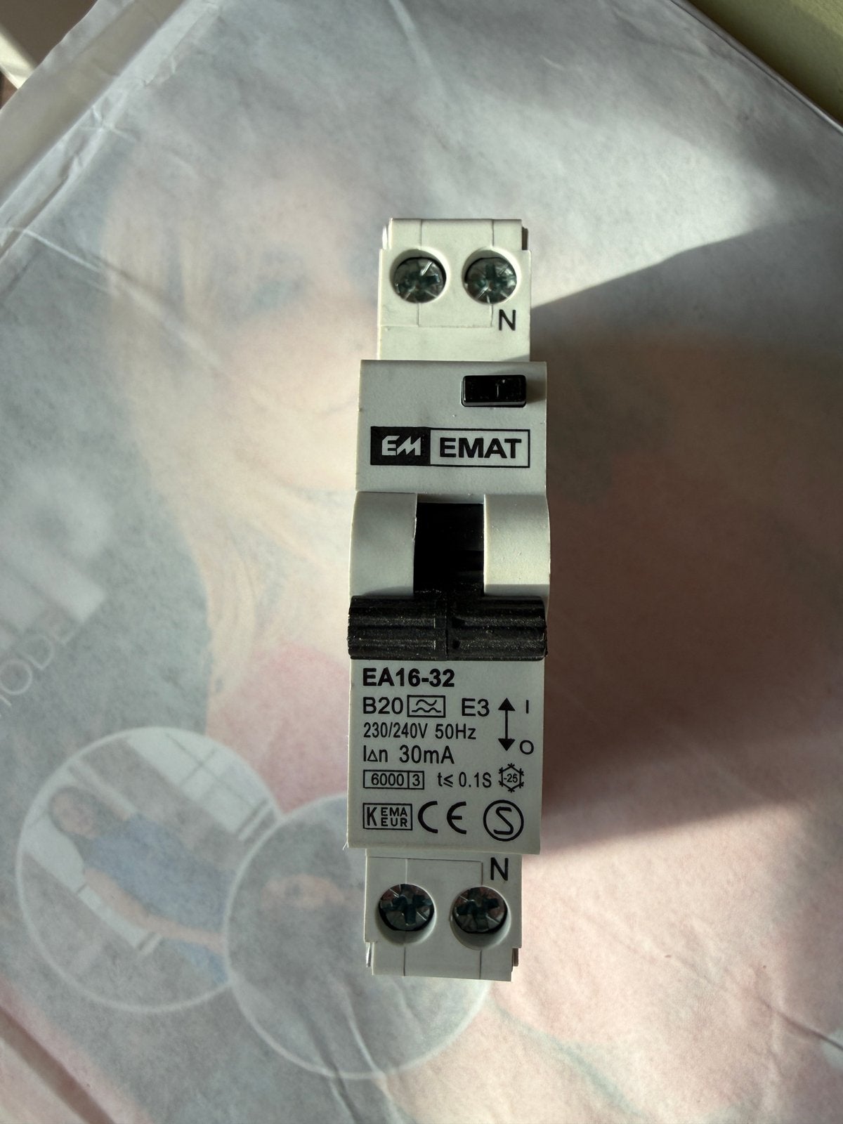 EMAT EA16-32 Aardlekautomaat B20 230/240V 50Hz ZGAN, Ophalen of Verzenden, Zo goed als nieuw, Emat, Aardlekautomaat