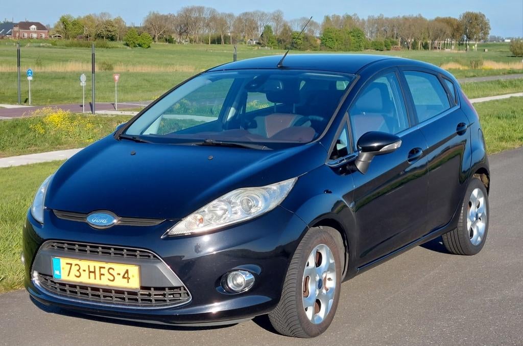 Ford Fiësta 1.25 60KW 5DR 2008 Zwart, Auto's, Voorwielaandrijving, 1242 cc, Parkeersensor, Zwart