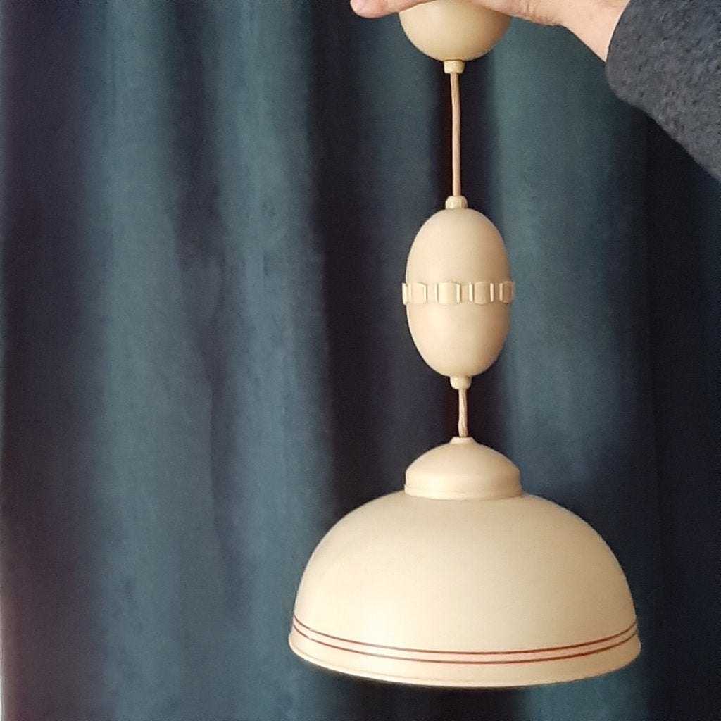 Antieke hanglamp bakeliet, Ophalen