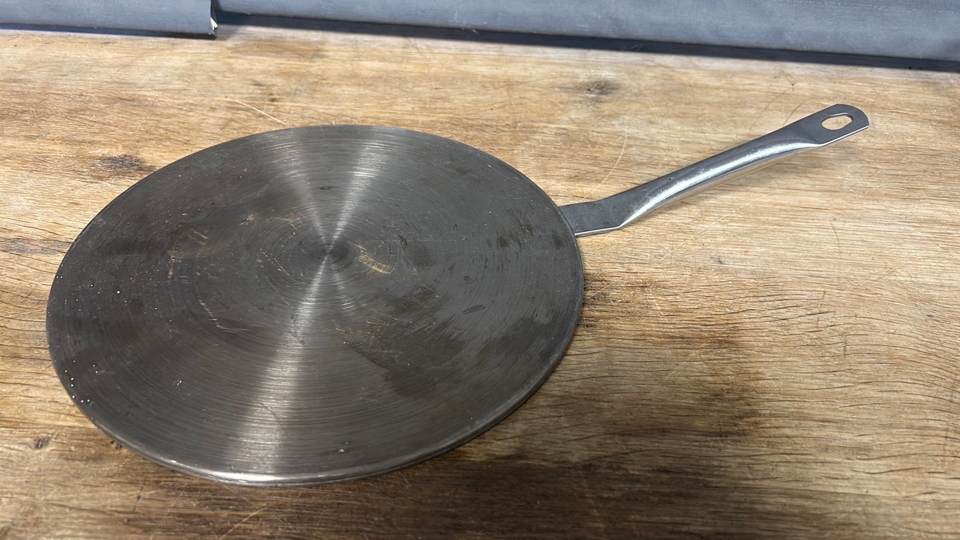 Inductie adapter. 23,5 cm doorsnede., Ophalen of Verzenden, Zo goed als nieuw, Overige materialen