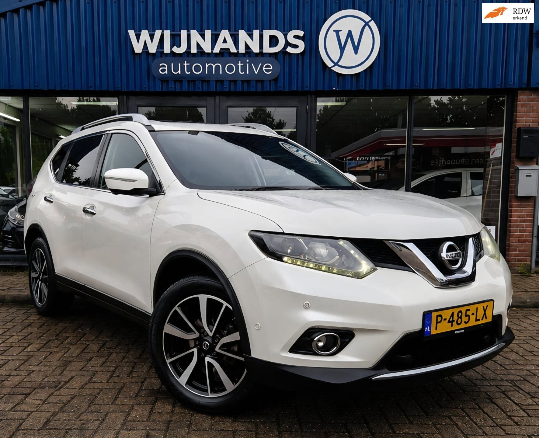 Nissan X-Trail 1.6 DIG-T Tekna Panoramadak Trekhaak Stoelvw, Auto's, Voorwielaandrijving, Dealer onderhouden, 1618 cc, 1800 kg
