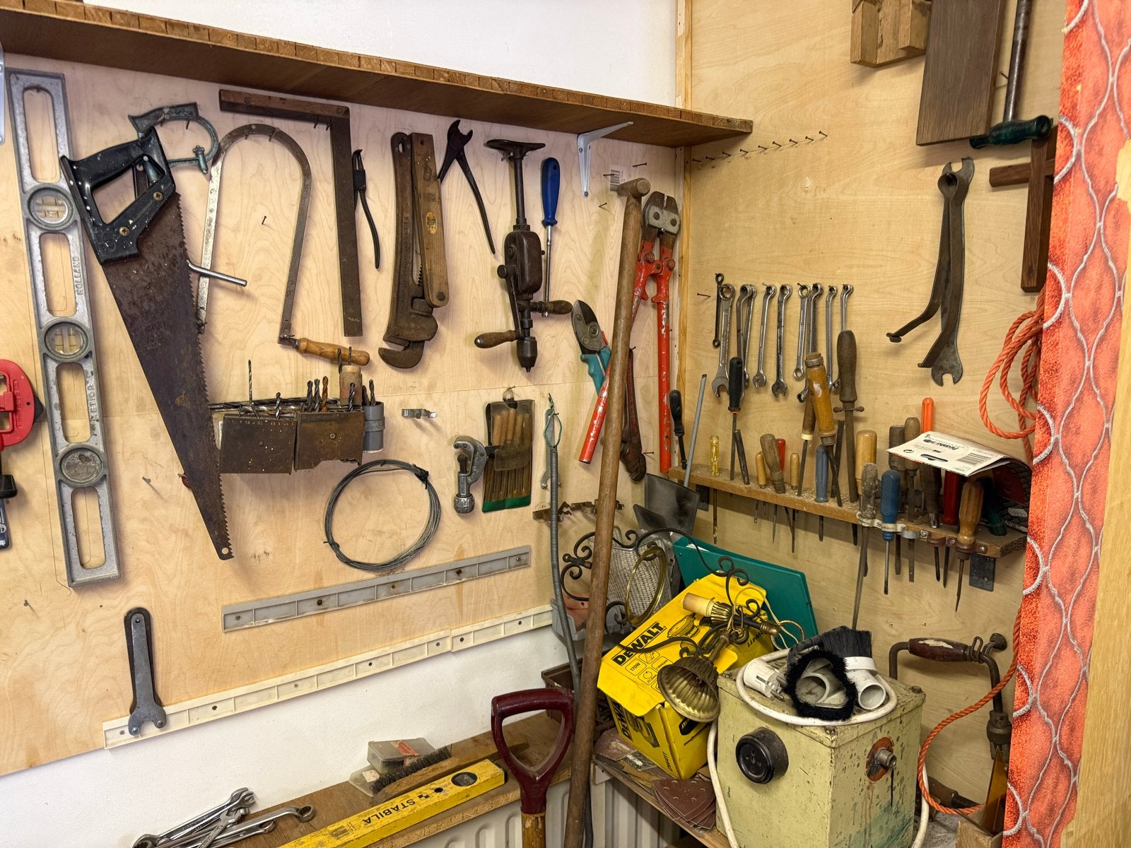 Grote partij divers handgereedschap en werkplaatsuitrusting, Ophalen, Gebruikt, Zaag, Overige merken