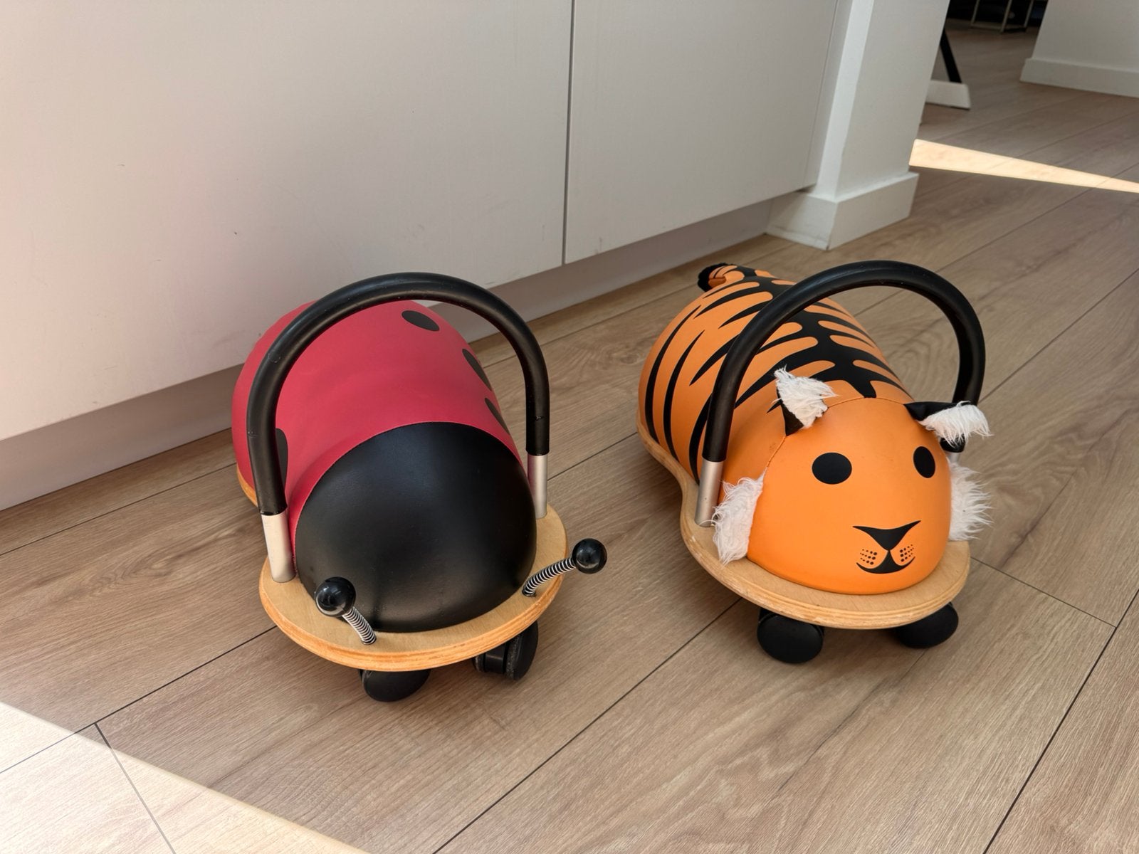 Wheely Bug – lieveheersbeestje & tijger    €25 p.st., Ophalen, Gebruikt