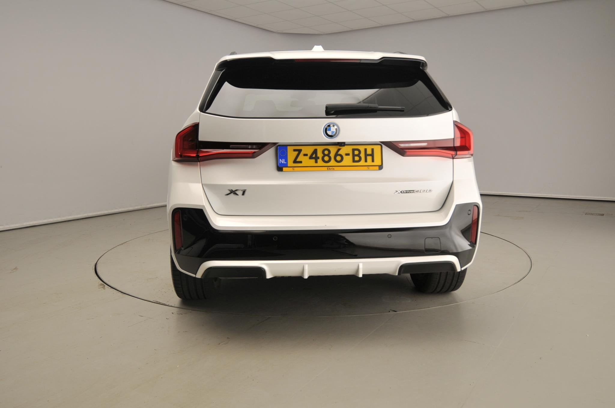 BMW X1 xDrive30e | M-Sportpakket | LED | Navigatie | Trekhaa, 12 maanden, Stof, Bedrijf, Vierwielaandrijving