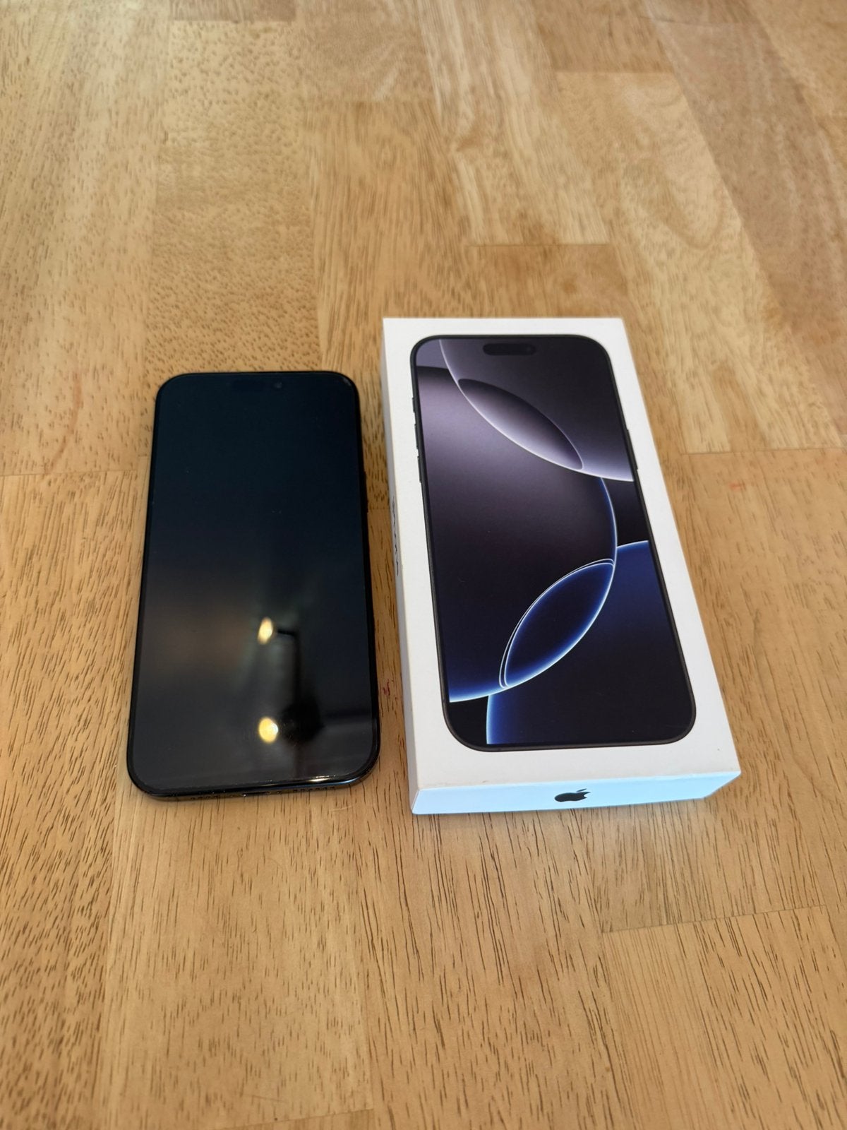 iPhone 16 Pro Max - 256GB - 90%, Zwart, IPhone 16 Pro Max, Zo goed als nieuw, Zonder simlock