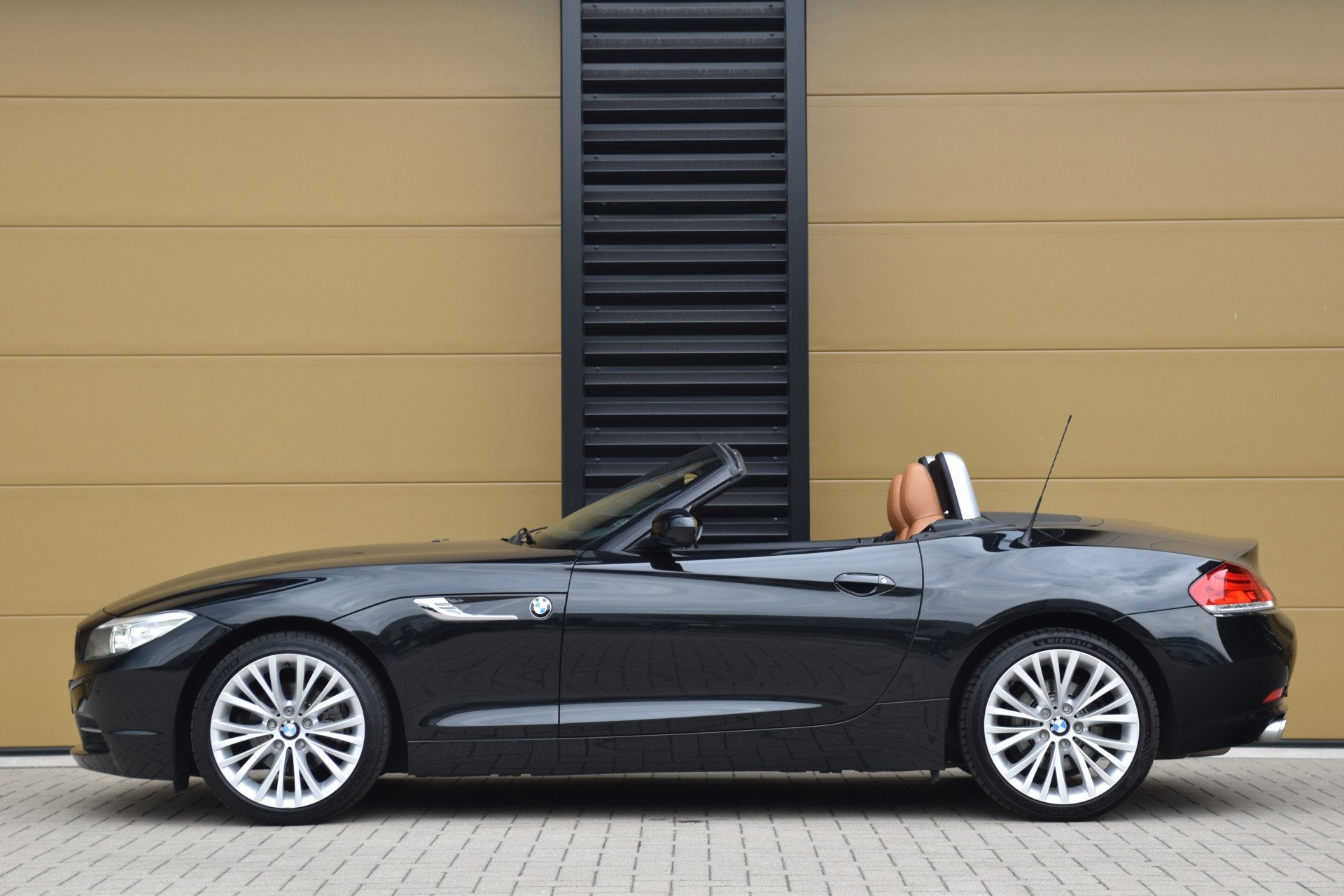 BMW Z4 Roadster sDrive20i Executive * Stuurverwarming * Stoe, Automaat, Gebruikt, 4 cilinders, Zwart