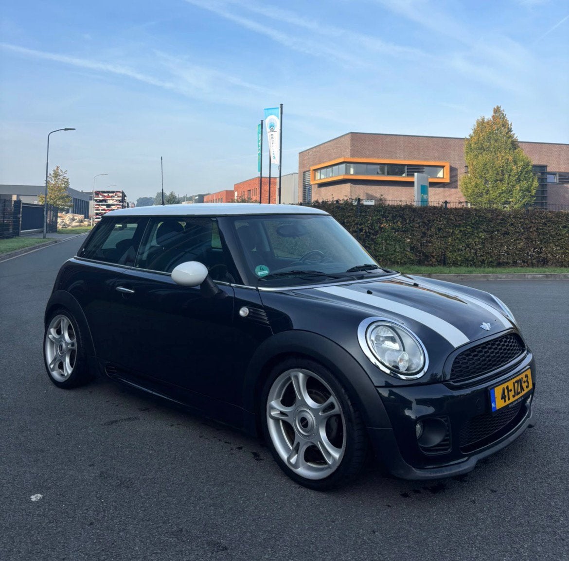 Mini 1.6 16V Cooper 2009 Zwart, Voorwielaandrijving, 4 cilinders, 4 stoelen, Leder en Stof