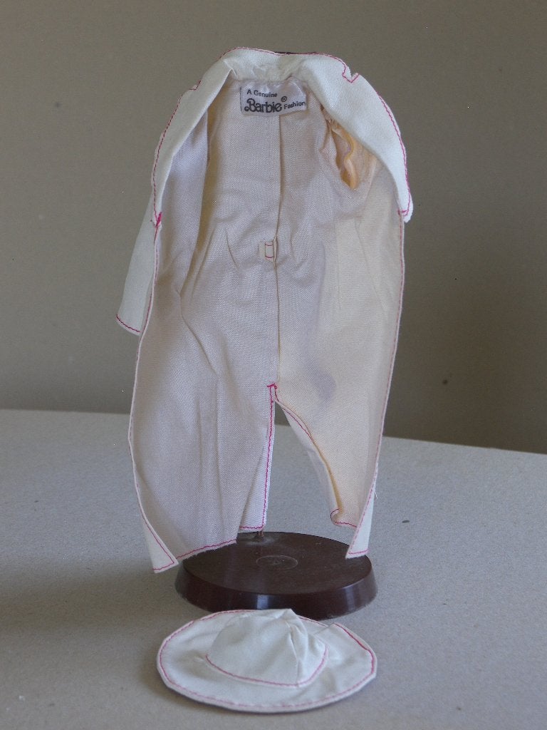barbie jas en hoed, Verzamelen, Ophalen of Verzenden, Zo goed als nieuw, Kleertjes