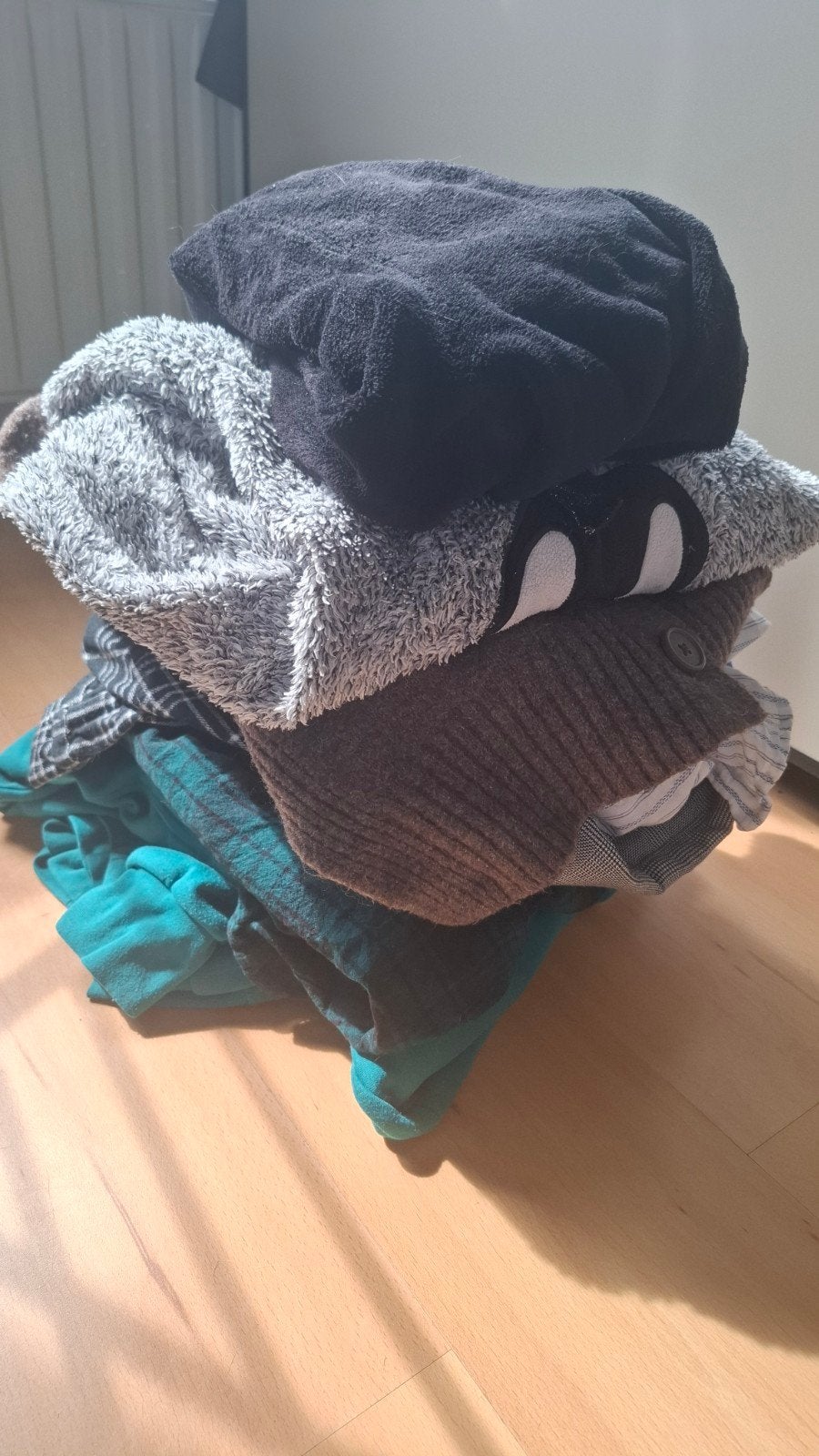 Grote tas vol kleding voor zomer en winter, Ophalen, Gedragen