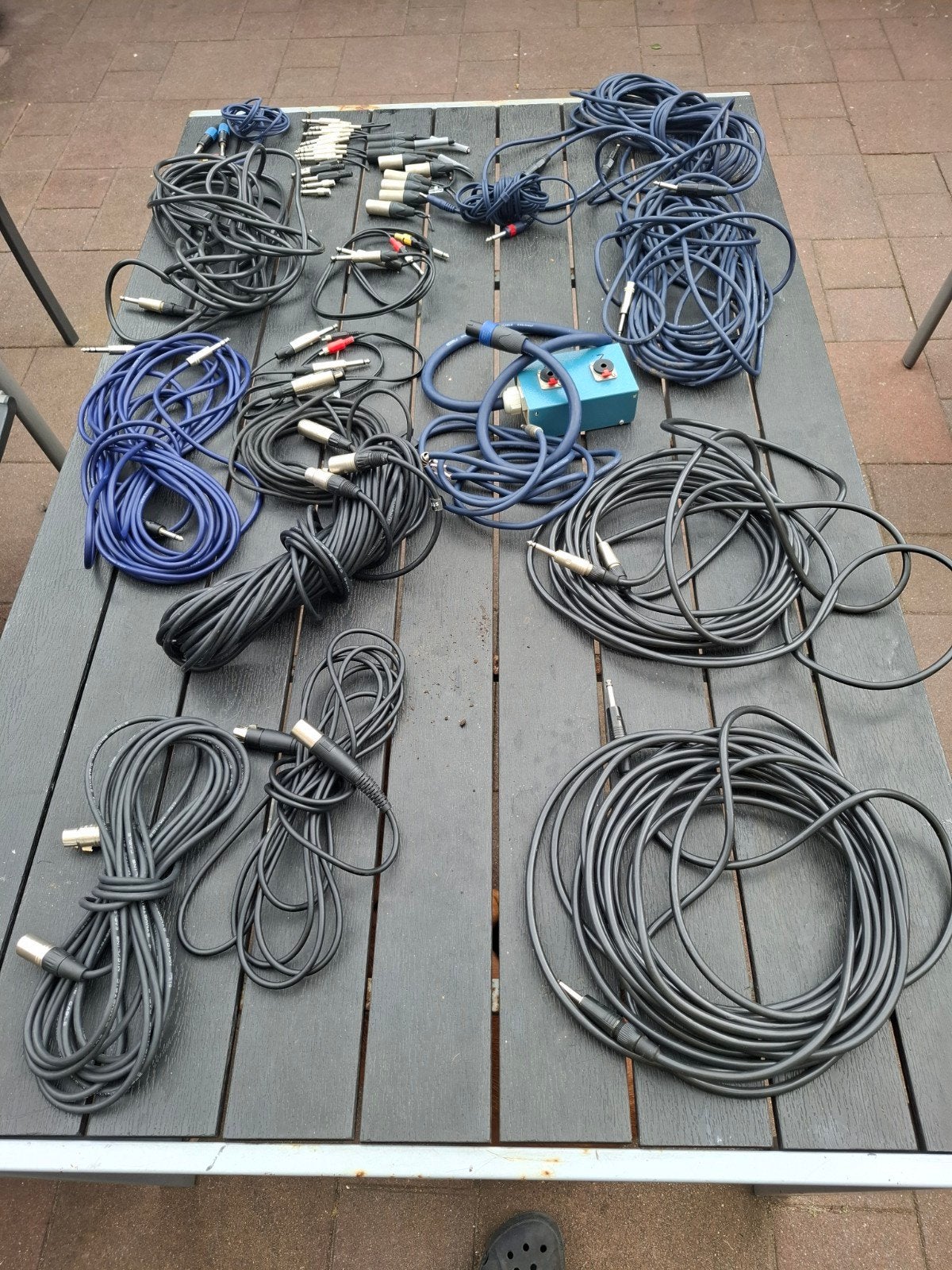meerdere studio kabels en pluggen, Ophalen, Apparatuur