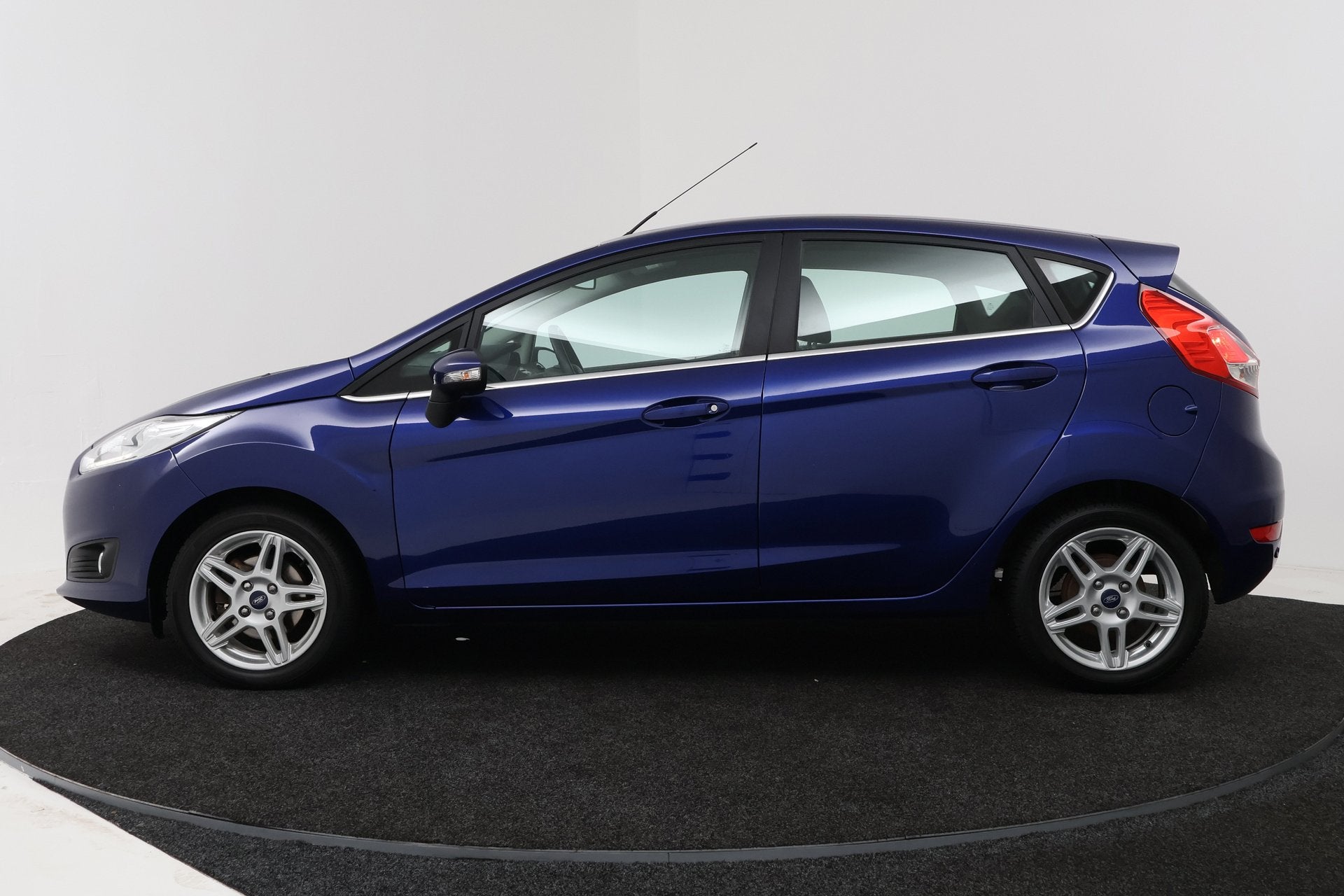 Ford Fiesta 1.0 EcoBoost Titanium Automaat (NAVIGATIE, CRUIS, Euro 5, Blauw, Origineel Nederlands, Bedrijf