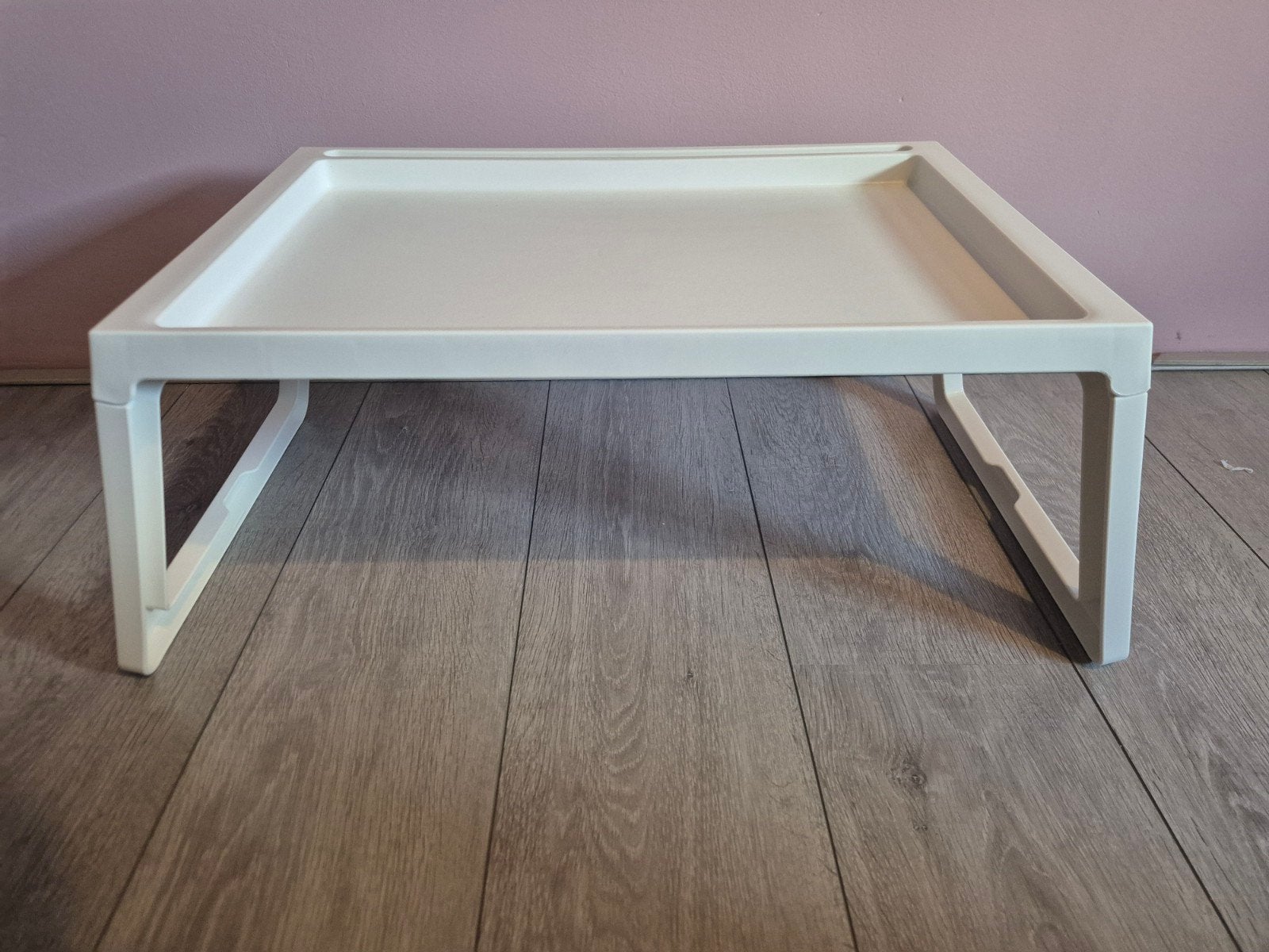 Witte opvouwbare bedtafel/laptoptafel, Huis en Inrichting, Tafels | Bijzettafels, Minder dan 45 cm, Kunststof, Gebruikt, Modern