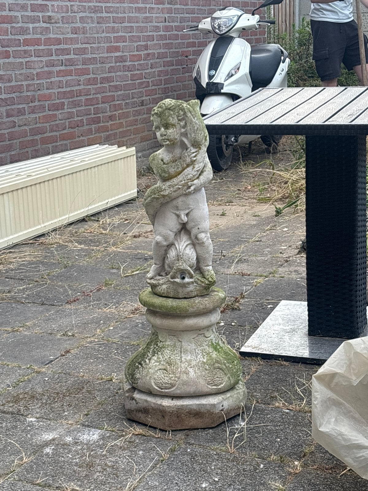 Antiek Engelen Tuinbeeld van Steen fontein Decoratie, Tuin en Terras, Tuinbeelden, Ophalen, Gebruikt, Steen, Engelenbeeld