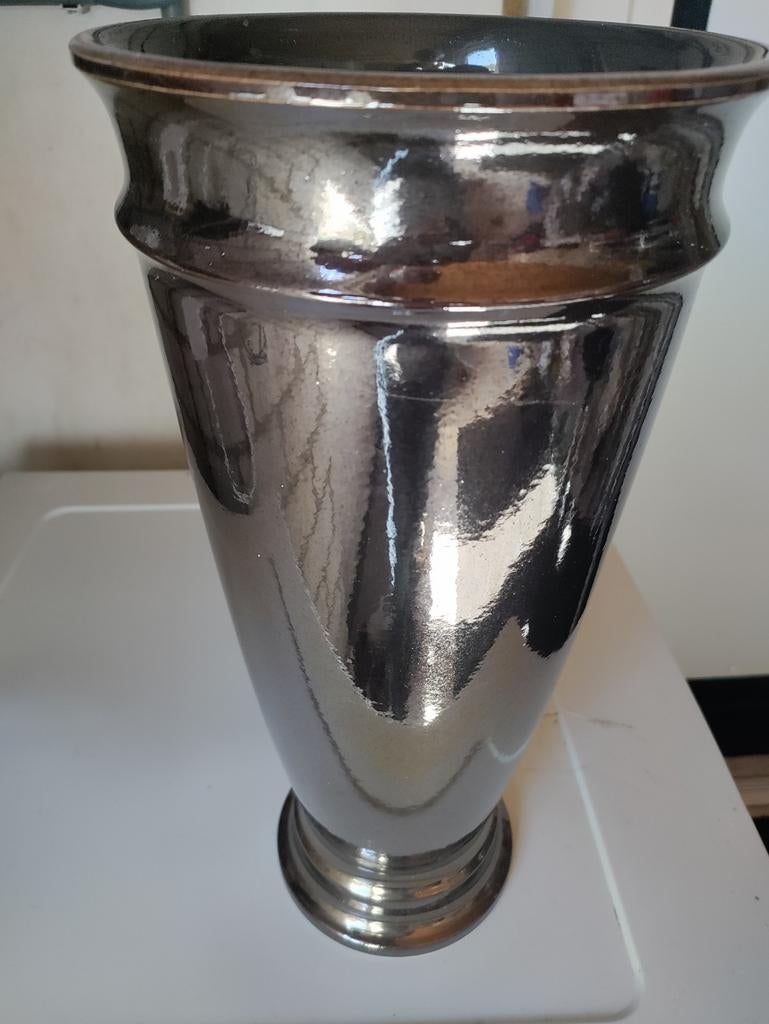 Brons kleurige vaas, Huis en Inrichting, Woonaccessoires | Vazen, Ophalen of Verzenden, Overige kleuren, Overige materialen, 50 tot 75 cm