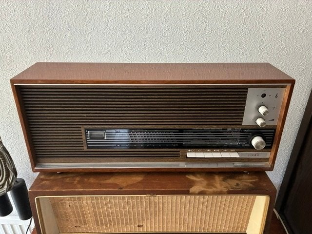 Antieke radio's, Ophalen