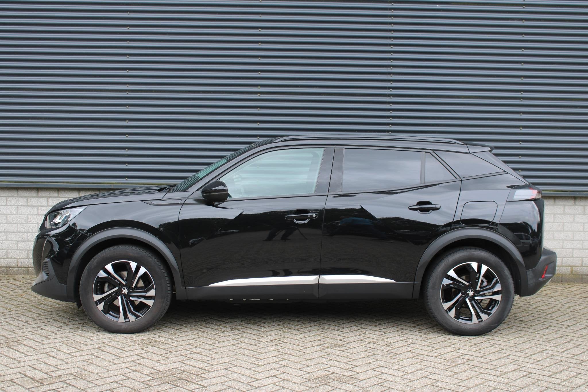 Peugeot 2008 1.2 PureTech Allure | Cruise Control | Navigati, Voorwielaandrijving, Gebruikt, Euro 6, 1199 cc