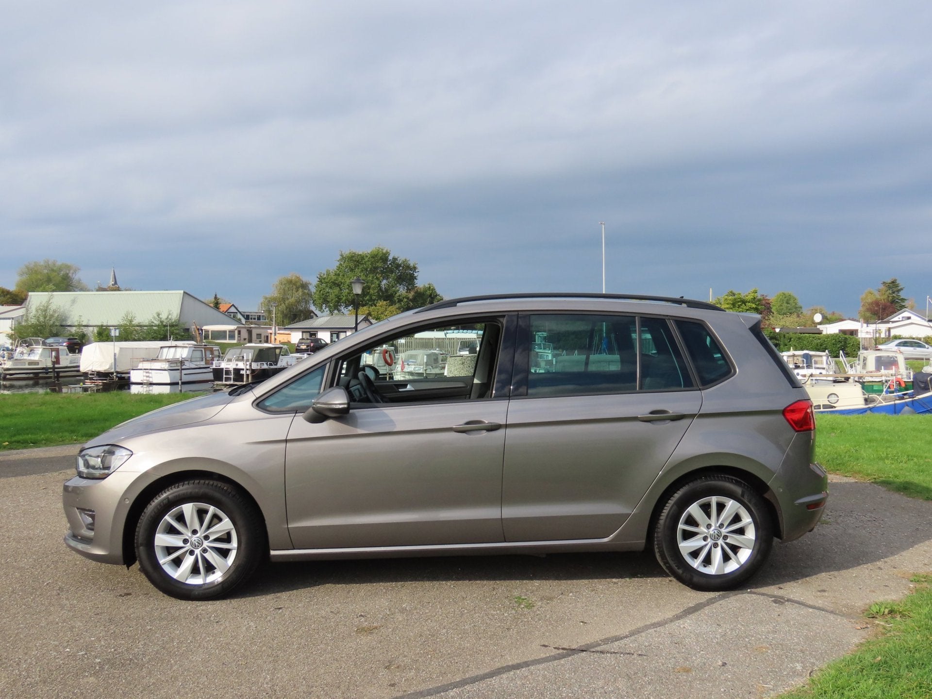 Volkswagen Golf Sportsvan 1.2 TSI Business Edition *2e EIG !, Dealer onderhouden, Stof, Gebruikt, 4 cilinders