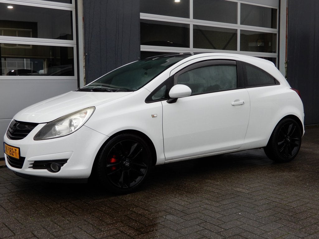 Opel Corsa 1.2-16V Edition Airco/AppleCarplay/LMV, Voorwielaandrijving, 4 cilinders, 1229 cc, Wit