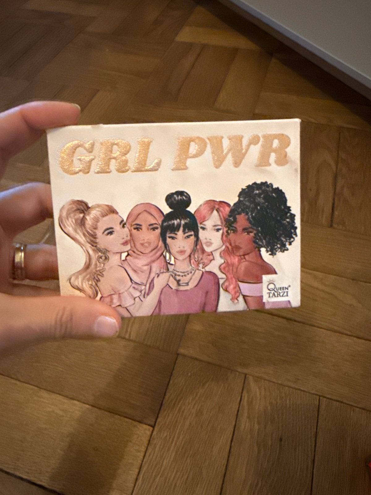 Queen Tarzi GRL PWR Oogschaduw Palet, Ophalen of Verzenden, Zo goed als nieuw, Make-up, Overige kleuren