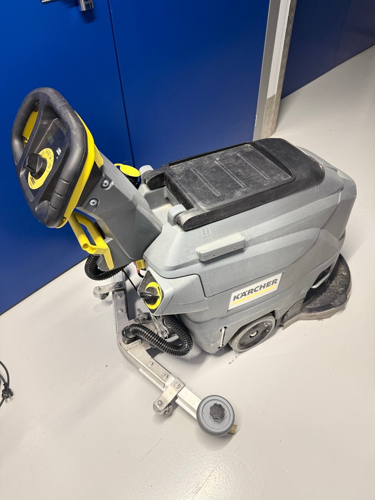 Kärcher Professional Schrob-/Zuigmachine, Doe-het-zelf en Verbouw, Ophalen, Gebruikt, Schrobmachine